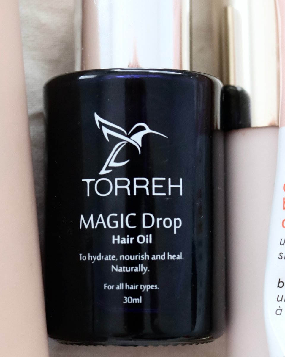 Our powerful oil blend to tackle dry ends and frizz 💧💙⁠

Try Magic Drop today!

#100percentnaturalingredients #beautyvitamins #organicbalm #oiltreatment #oilyscalp #organicburstnutrition #organiccare
#organicchoice #scalpcareroutine #hairwashday #hairprotection #scalptherapy