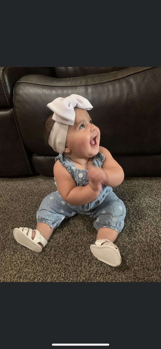 YoungTanyan's tweet photo. She’s getting so big 💛 https://t.co/FpHCxR7gVO