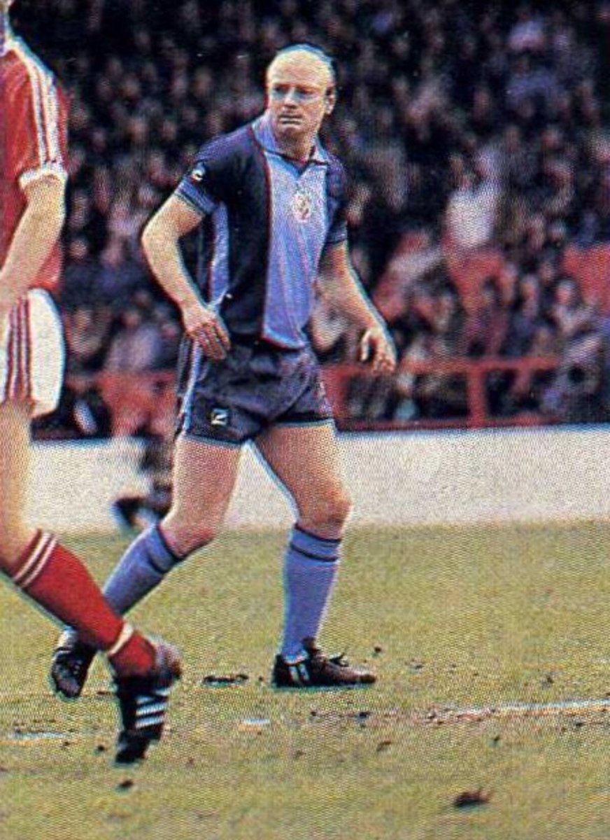 kits_away's tweet photo. RIP David Armstrong.  Always remember him being offside and getting chalked off one of the best overhead kick goals I've ever seen, scored by Kevin Keegan.  Anyway to make amends Armstrong went on to score the winning goal.  #Legend https://t.co/UrQIDPk1sC