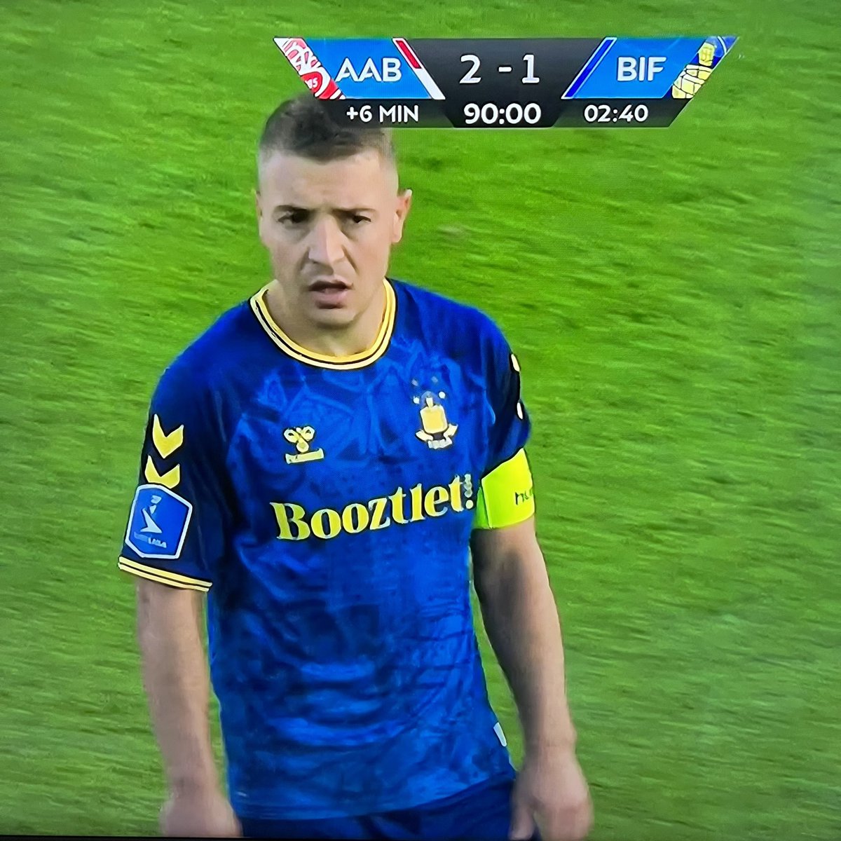 andyshirts1's tweet photo. New @BrondbyIF shirt looks 🔥 in the wild! https://t.co/seZA2QIYf0