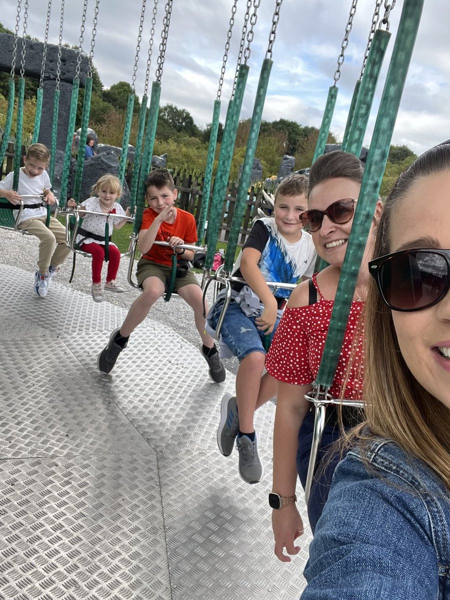 NMabey's tweet photo. Swinging away #gulliversfun https://t.co/gqnYnKshAl
