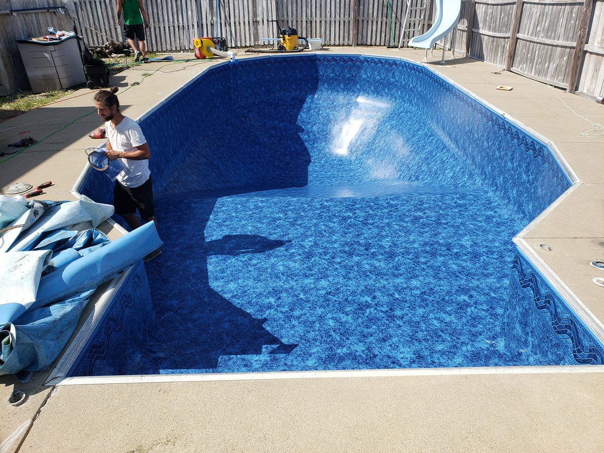 TaraPoolLife's tweet photo. This before and after from Perfect Pool Liners went from 🤢 to 😲! Great job Guys!

Malibu was a great choice for this pool! 💙

#malibu #drabtofab #tarapools https://t.co/Ya6NFzzMFO