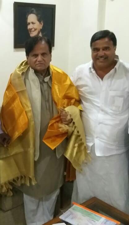MdGulamCongress's tweet photo. Commemorating our lovable leader @ahmedpatel ji on his 73rd birth anniversary, he would remain in our hearts forever. @mfaisalpatel @priyankagandhi @RahulGandhi @MukulWasnik @INCIndia https://t.co/pVMMnEcBki