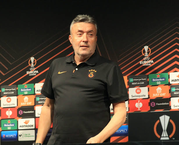 Anlatsana hocam 80 IQ ortalamalı orta saha ile nasıl orkestra kurduğunu.
Torrent.