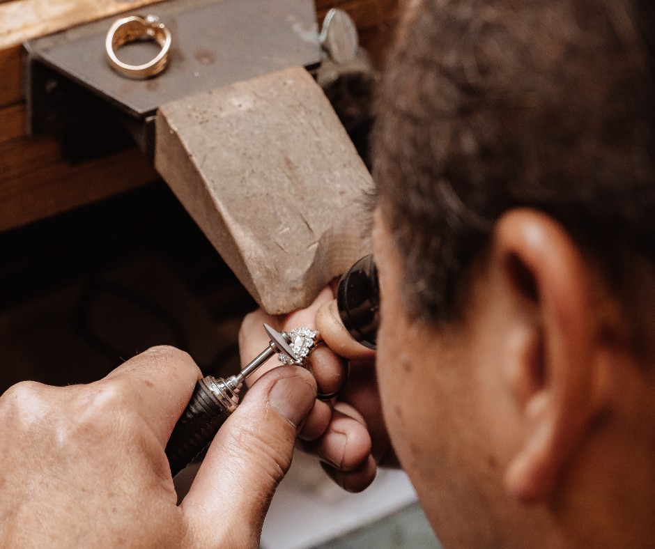 TBirdJewels's tweet photo. Come see why, after so many years, jewelry repair is still such an important part of our business. We’re offering 20% off repairs until the end of the month! Don’t miss out - visit us in Tivoli Village today. https://t.co/os8LspWhNJ