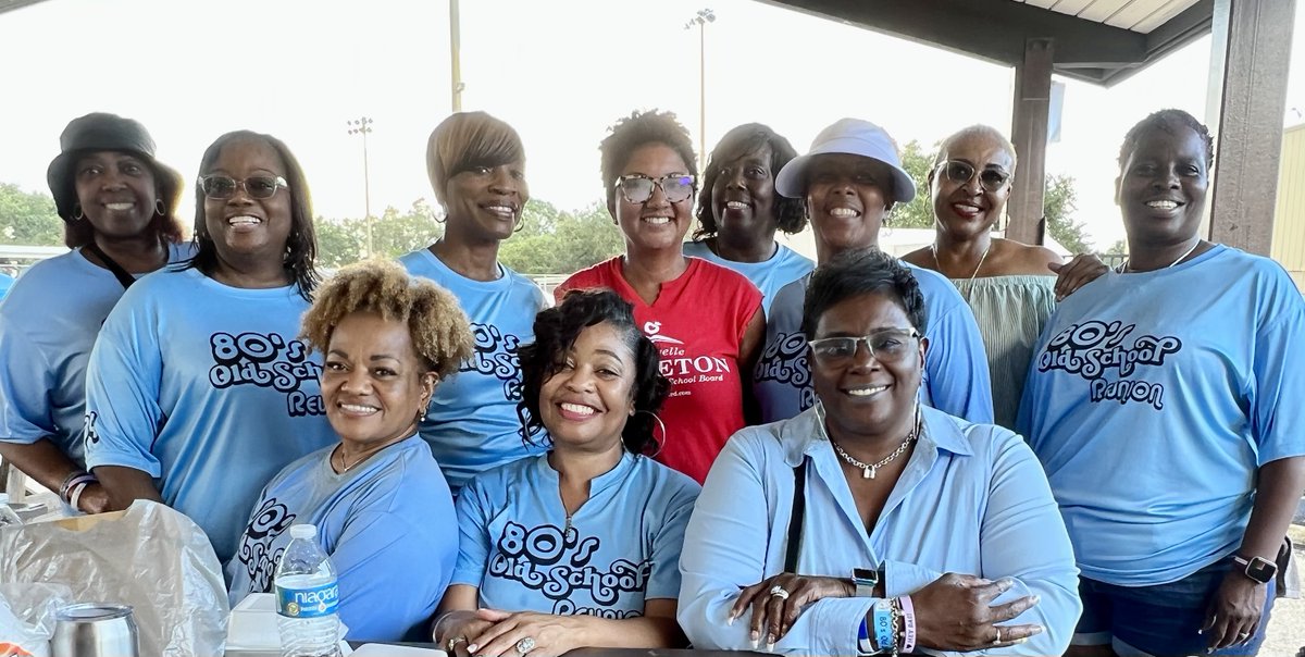 electsingleton1's tweet photo. Thank you to the Booker, Sarasota, and Riverview Classes of 1980 for letting me crash your celebration! And, don't forget Early Voting ends today at 4:30, VOTE! Election Day Aug 23 polls open 7am - 7pm #ElectSingleton #Time4Change https://t.co/O5rTmnIRzu
