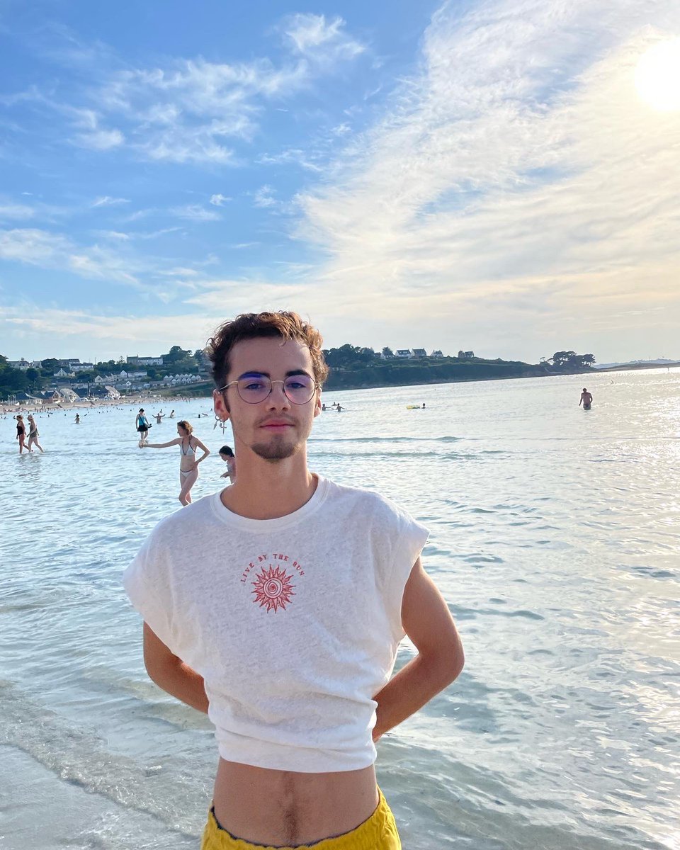 vii_enft's tweet photo. Summer is the best time of the year ! 🌞 #LGBTQIAndwhat https://t.co/uH9ncuoptW