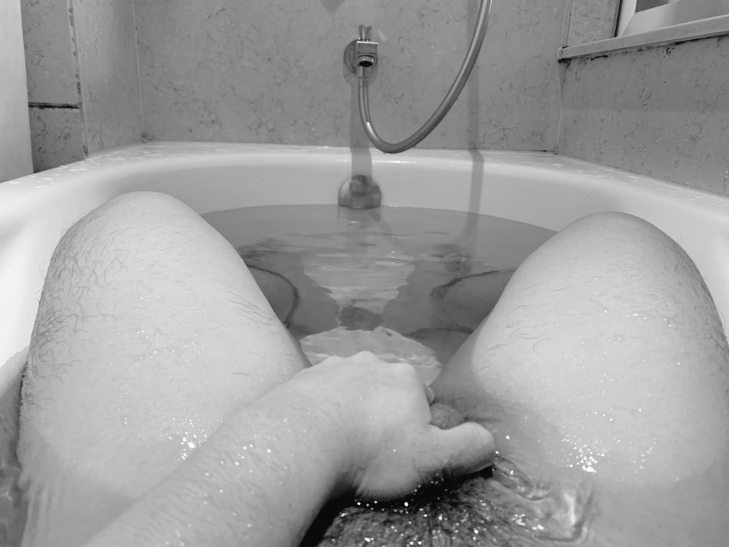 Calvin00198567's tweet photo. 共享鱼水之欢😉 https://t.co/Iz6MYEvReO