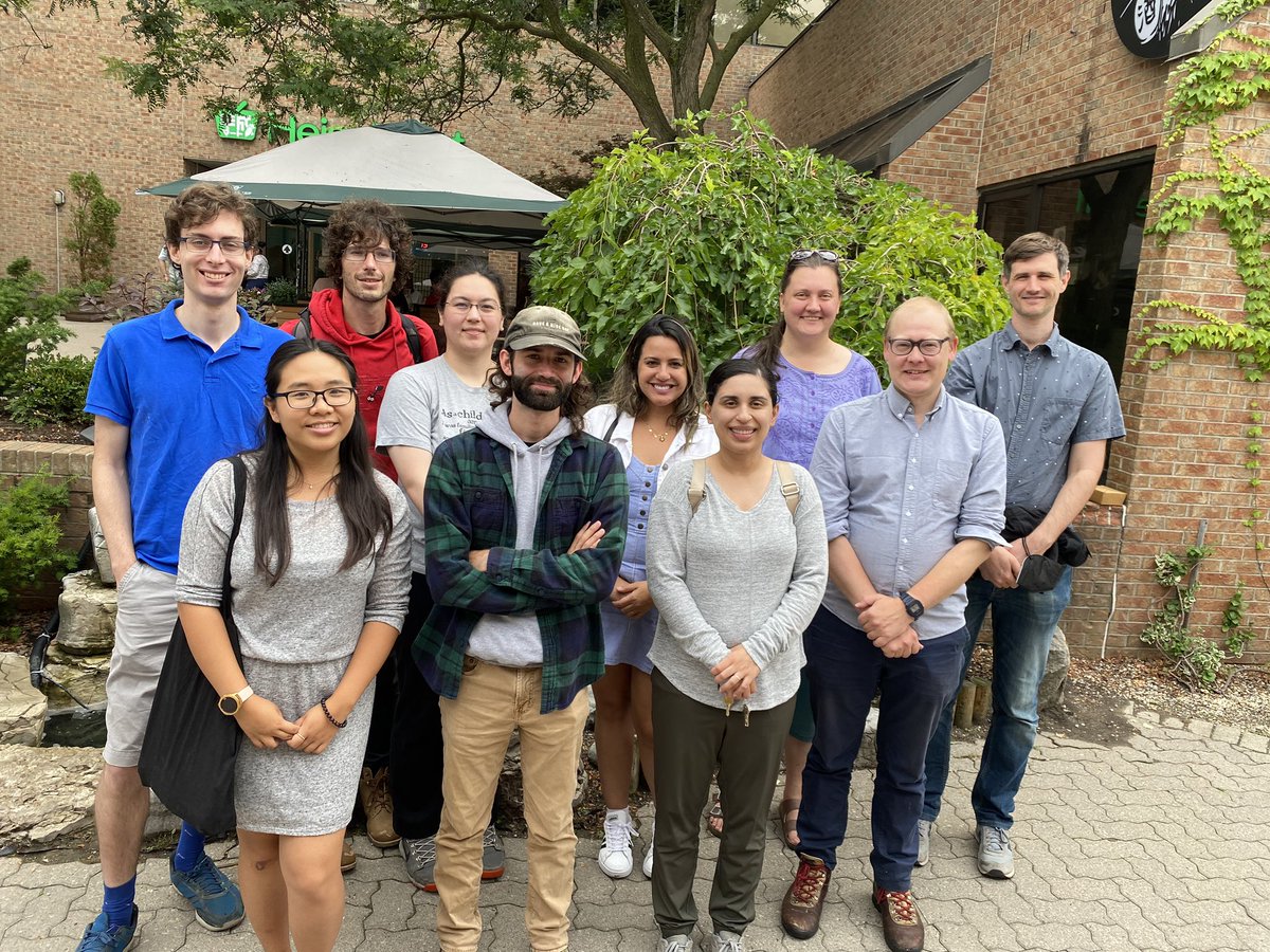 Lab brunch 🥞☕️🐝