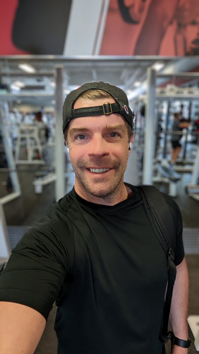 jaimeturner's tweet photo. Sunday Funday @goodlifefitness π₯
Back & Biceps Day ππ»ββοΈπͺπ»
Deadlifts x 8 sets
Lat pulldown x 5 sets
Rear delt x 5 sets
Cable crunches x 3 sets
Barbell curls x 5 sets
Front arm raises x 5 sets
Side arm raises x 5 sets
Treadmill x 60 mins
#yyc #muscleforlife #backandbiceps https://t.co/9DHuUGBqHZ