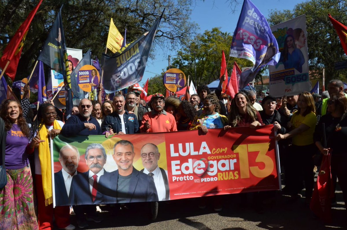 fernandapsol's tweet photo. A manhã de hoje foi de Caminhada da Esperança no Brique da Redenção! Vamos combater o autoritarismo e reeleger nosso mandato para continuar sendo uma pedra no sapato dos fascistas! #Fernanda50
Foto: Hugo Scotte https://t.co/RxpOeLXKOY