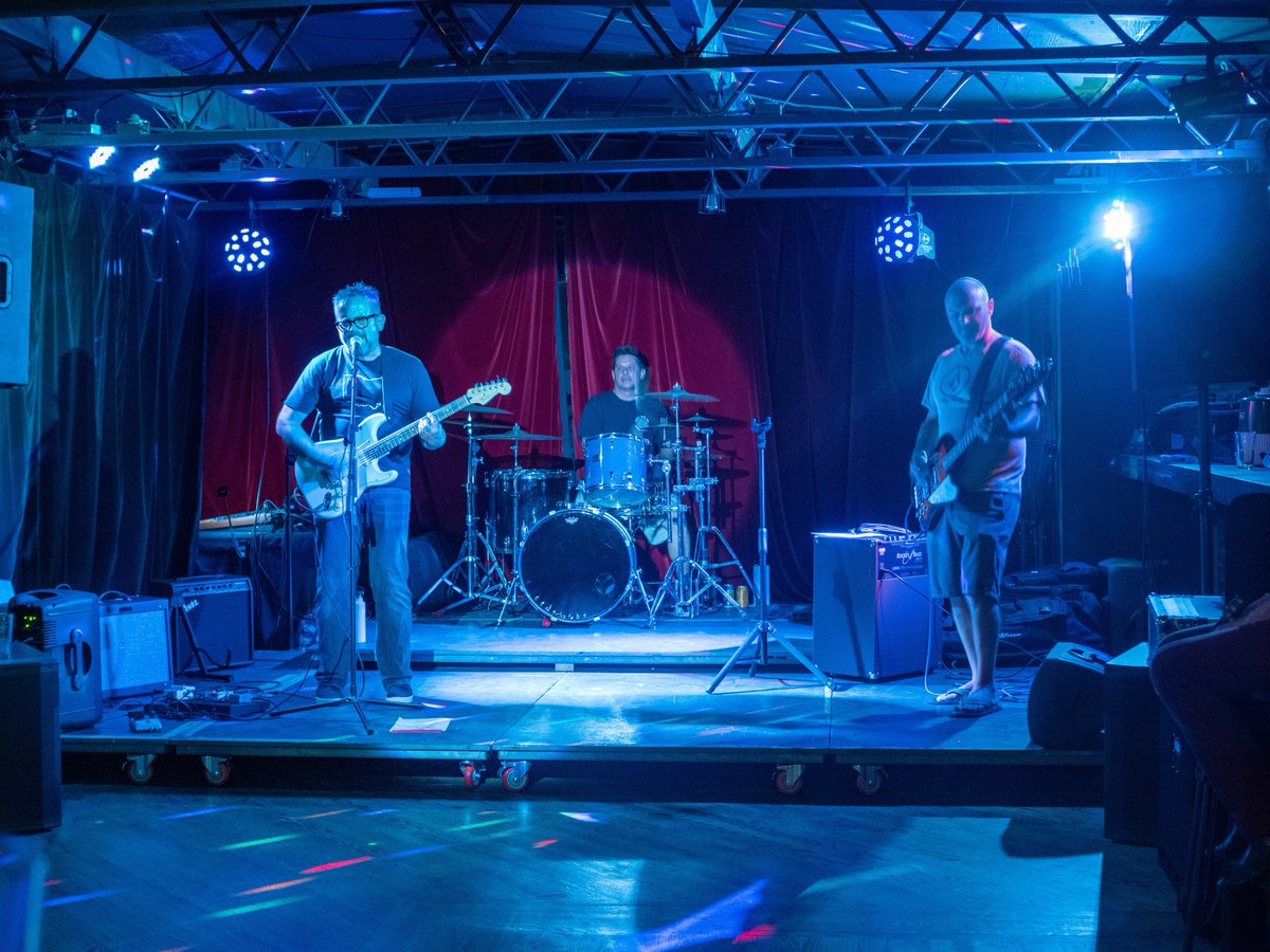 matthewbeebe's tweet photo. Our first show! https://t.co/LUmWbjJfdx