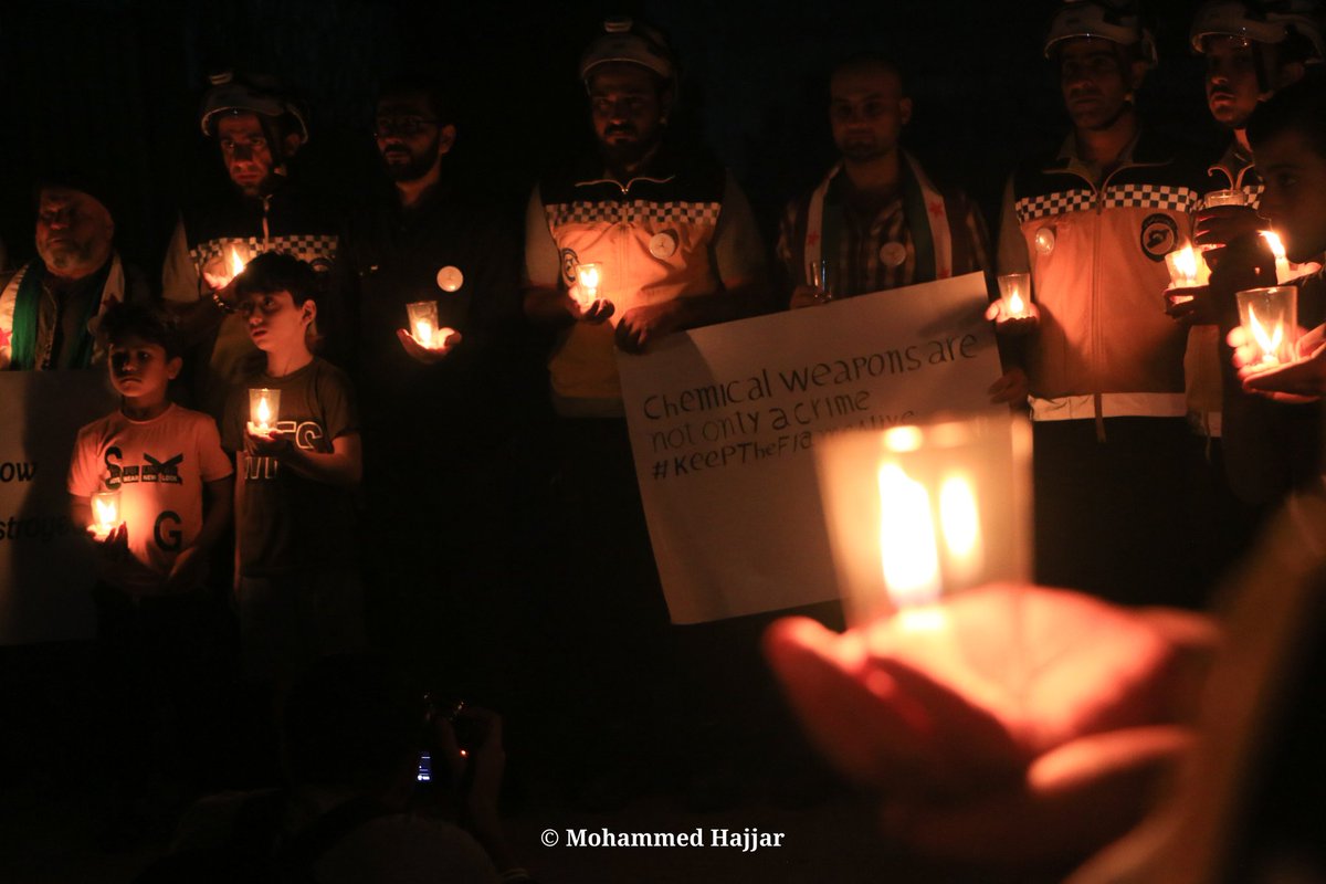 mohamad_hajjar5's tweet photo. نظّم الدفاع المدني السوري #الخوذ_البيضاء وقفة في مدينة الباب تخليدا لذكرى شهداء مجزرة الكيماوي في الغوطة 

📸 : محمد حجار 
#سوريا #حلب #مدينة_الباب
#Aleppo #Syria
#لاتخنقوا_الحقيقة
#Donotsuffocatetruth
#9سنين_بلامحاسبة
#9YearsWithoutAccountability
#لن_نصالح
#barışmayacağız https://t.co/Oz0lLr7DIM