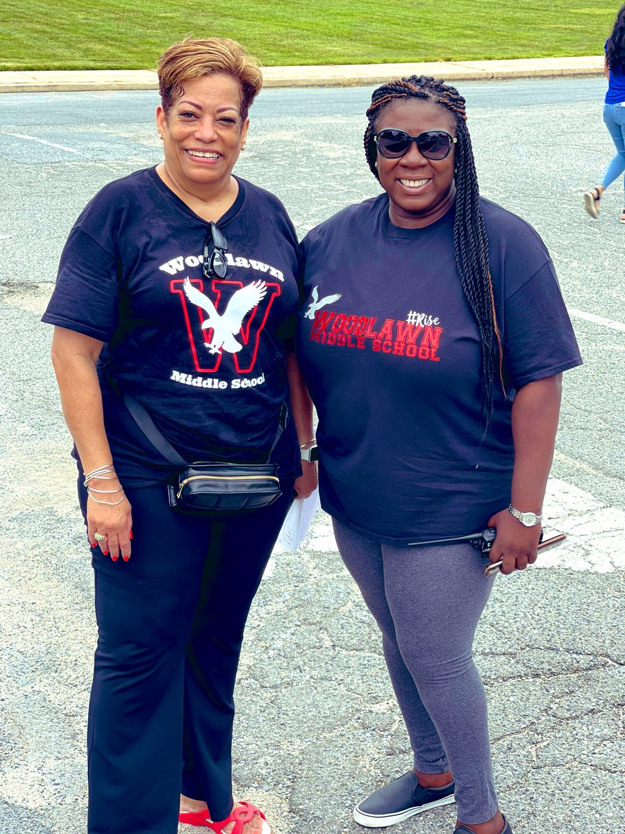 RonaldMcFadden's tweet photo. @WoodlawnMS #BackGoSchool Fest! You know it’s going to be an extraordinary school year when the community is at work for our kids! Let’s go!💪🏼 #WeAreWoodlawnStrong #WeAreRising🦅✨ @RArchelus @DanaQuainoo @BaltCoPS https://t.co/Jq8koWCff0