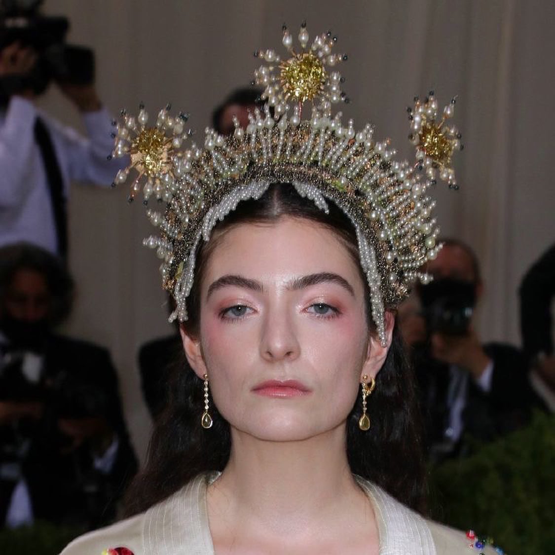 ramussyy's tweet photo. 3D render of Lorde’s 2022 met gala look!! I love her so much <3 

#art #artwork #digitalart #digitalartist #blenderart #Blender3d #3d #3dart #3dartist #characterdesign #illustration #characterart #blendercommunity #lorde #lordefans #lordemusic @LordeDaily @lorde https://t.co/dRBTS2MVXs