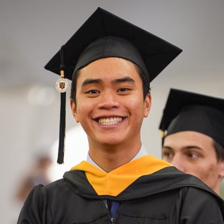 wentworthinst's tweet photo. All smiles from our #GraduWITs this morning! ππ
#WentworthInstituteofTechnology #WIT2022 https://t.co/q1XMeRcZ2b