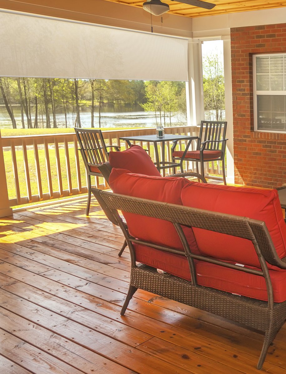 BestBlindsCom's tweet photo. Exterior #SolarShades

Solar Roll-Up #SunControlShades- these #WindowShades are a great way to control heat and glare while still maintaining a great view to the outside. 
https://t.co/yGcpU7OwQG https://t.co/3Z54FCzC4w