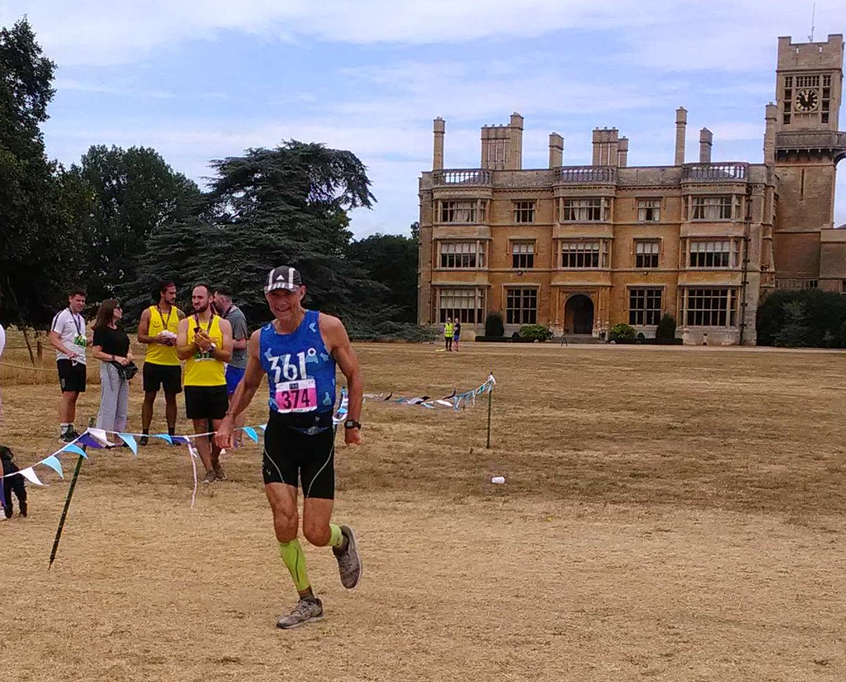 TeamEdwardsI000's tweet photo. A successful 942nd #Marathon today at Shuttleworth Manor in 3:50:48. Utterly spent at the end of this tough 6 lap multi terrain course with 4 climbs each lap! Average finish time for 942 marathons now stands at 3:20:13 with 58 to go for #1000marathons WR #sub330 @VoomNutrition https://t.co/ayIlhVOZFj