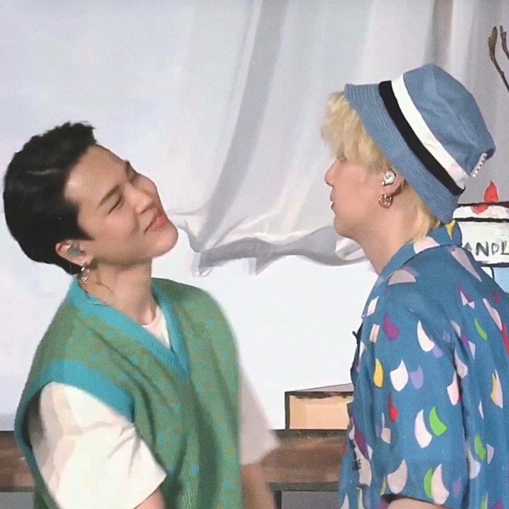 yoonminnvcitos's tweet photo. — Momentos yoonmin en el memories de BTS (PT. 2) ; a thread
                                                  (♡) https://t.co/2FFDyTNXgV