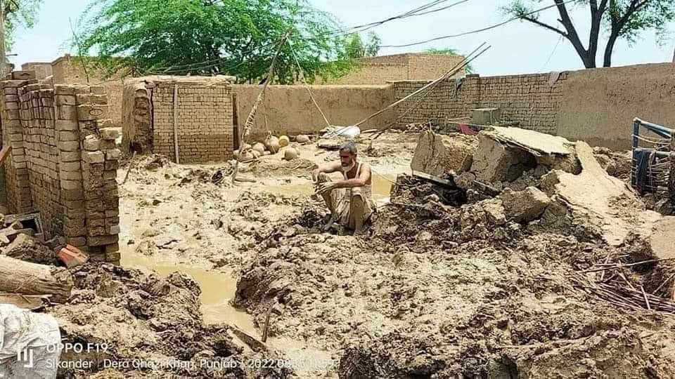 ah7323491's tweet photo. Immediate attension of GOVT and Media is need of hour for DGK, taunsa, rajanpur, fazilpur, hajipur and other tribal areas..
#RajanpurNeedsattention 
#TaunsaNeedsAttention 
#SouthPunjabNeedsAttension https://t.co/M54tQVziLz