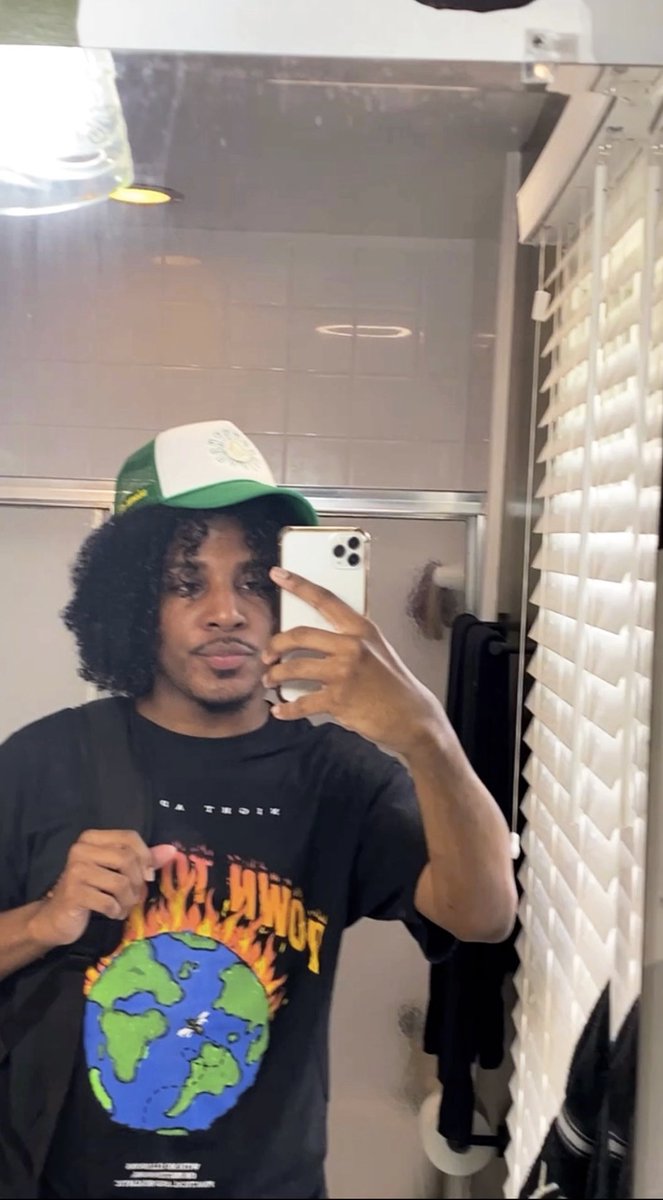 camnotchris's tweet photo. insane x summer walker https://t.co/4MLfzNMa8f