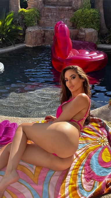 Wanna go for a swim or&hellip; https://t.co/2tu8TuiBVO https://t.co/JQ9e4WryUz<a href="/tag/4thofjuly"class="tags"><span>#4thofjuly</span></a><a href="/tag/mondaymood"class="tags"><span>#mondaymood</span></a>