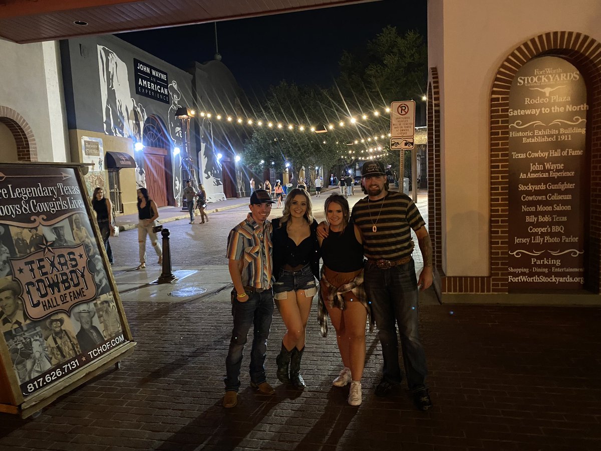 AspenBuckner2's tweet photo. Stockyards📍 https://t.co/M4Al1oqomH