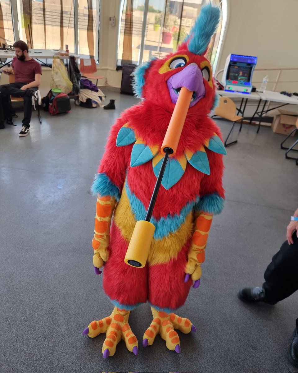 GilThePhoenix's tweet photo. During the #furday3 I've found a spraygun to play,
But i don't know how to use so I ate it !

 Yay I'm a real Birb with 50IQ oco

Picture by @nekopitou
#furry #fursona #avian #bird #cartoonfurry #furryfandom #fursuiting #bernieressurmer https://t.co/icwpgEK7Jl