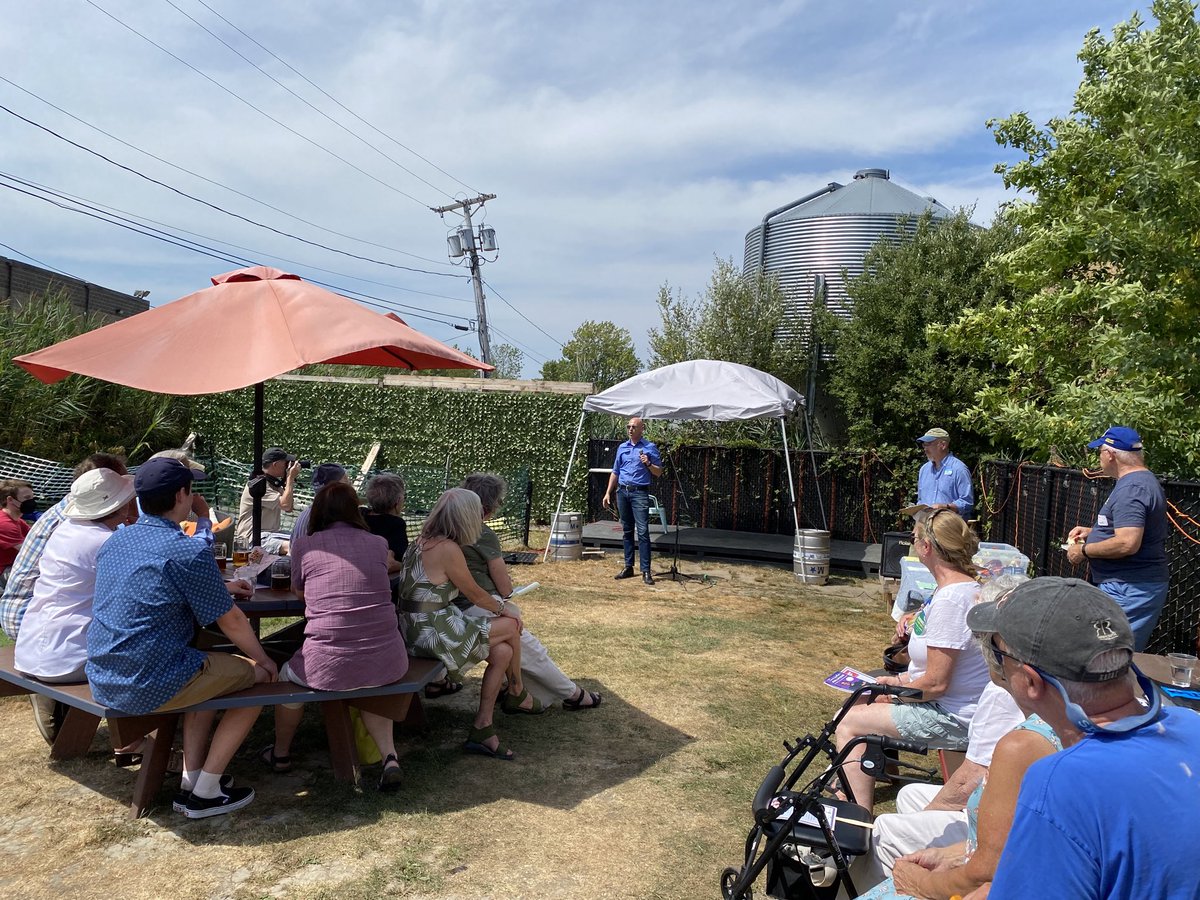 qpalfrey's tweet photo. Great to be in Newburyport today with the @newburyportdems @WNbyMADems and others to talk about how I’ll stand up for the Massachusetts as the People’s Lawyer! #mapoli https://t.co/VkFdEvnWlB