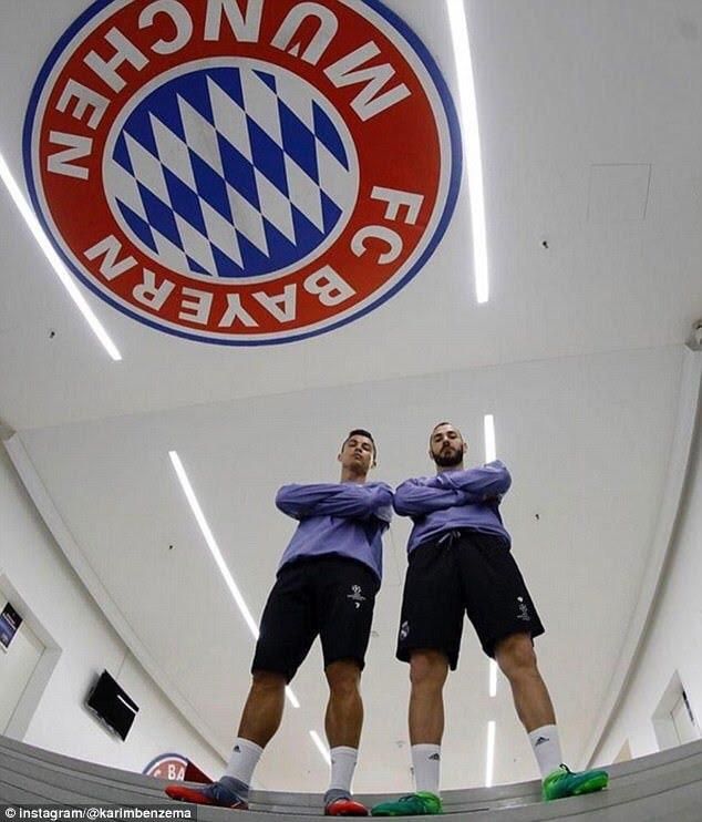 CRFanAccount's tweet photo. Los padres del Bayern https://t.co/OCgLYJ8jL4