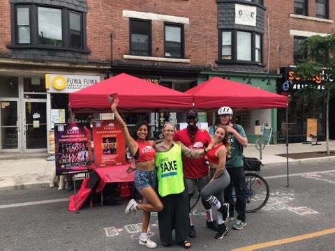 Great fun dancing with @Abanicodance today on Bloor Street. Throngs of happy people enjoying car-free space. Thank you ⁦@OpenStreetsTO⁩! Good public spaces make everyone’s life better. #Peoplebeforecars