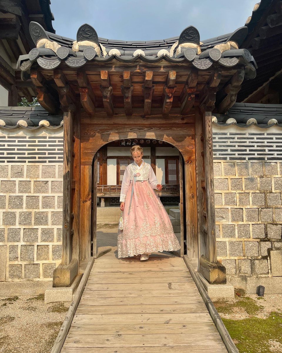 marmeyr's tweet photo. Je suis en Corée 🥹🪷 #Korea https://t.co/LBm9KIktXX