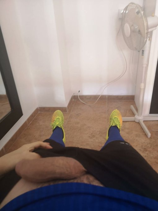 I just finished football, who is sucking my sweaty cock?
Link in bio ? https://t.co/F56l9xYlcO