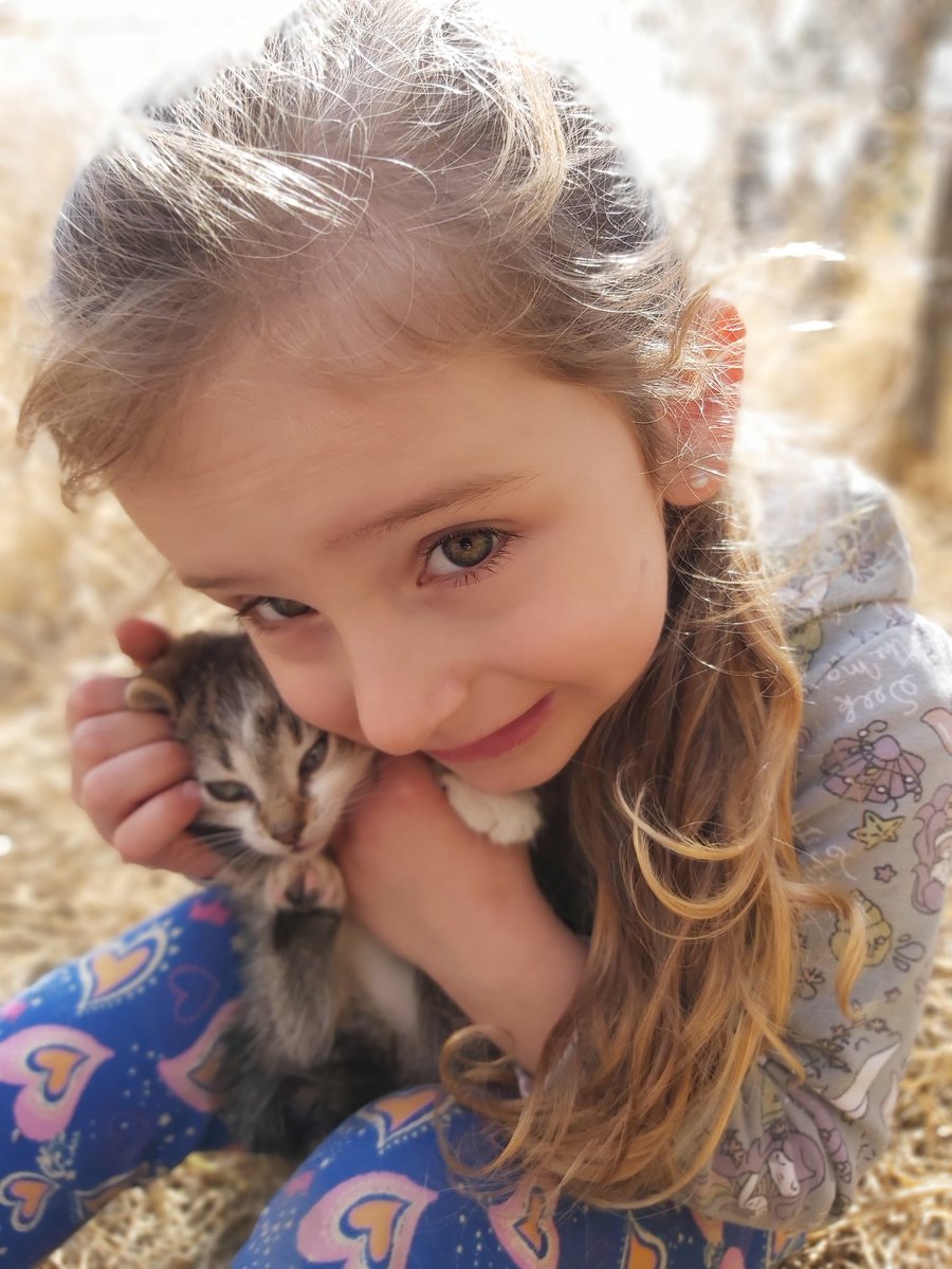 mariquilovera's tweet photo. Que en sus ojos brille siempre la esencia de una niña feliz. 🤩✨ https://t.co/bdJqH25gXy