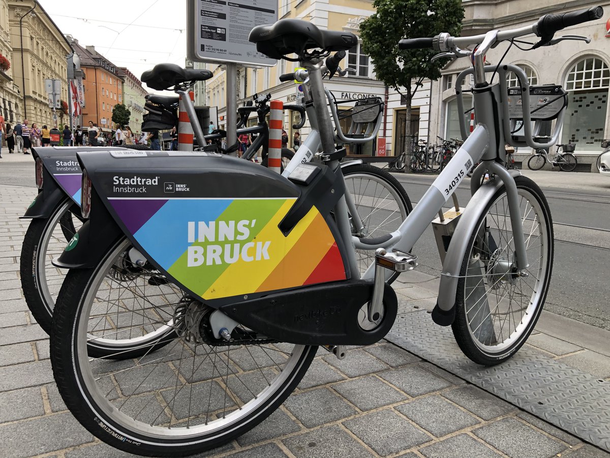 ddommestein's tweet photo. Zelfs een eenvoudige fiets ontkomt niet aan de LHBTIQA+ onzin 🤡

#IkWeiger https://t.co/DSIFjnRXhg