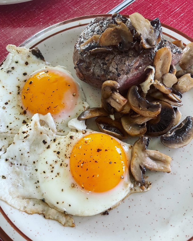 cterlson's tweet photo. (Leftover) steak, shroom, and eggs from chickens we know!
#sundaymunch https://t.co/Z4ZFfyV7aU
