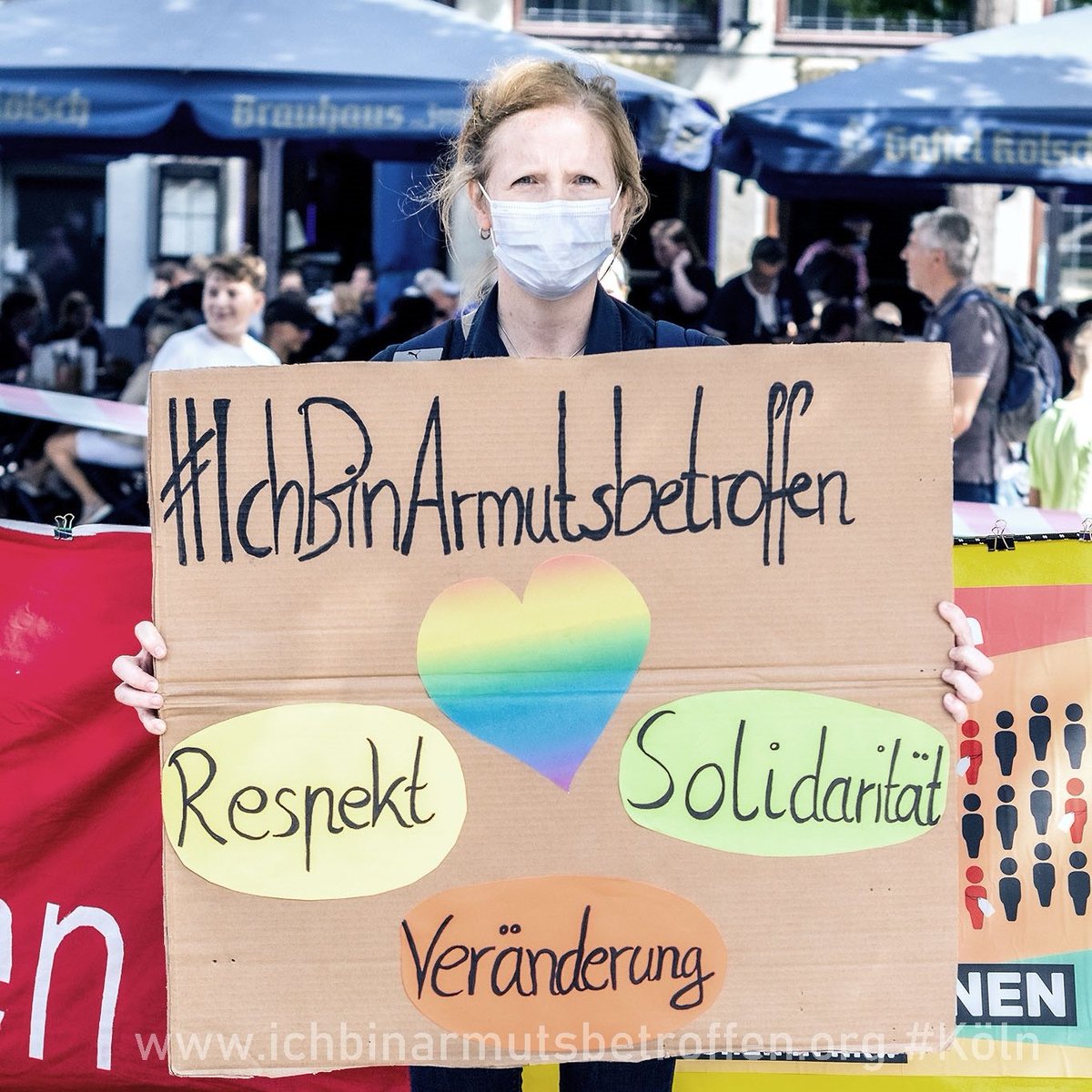 GryffindorKatze's tweet photo. #IchBinArmutsbetroffen |e brauchen mehr Geld, Respekt, Solidarität von nicht Betroffenen und Veränderung! Wir brauchen Menschenwürde!
#IchBinArmutsbetroffen #Smartmob #köln https://t.co/YiWnqlripa