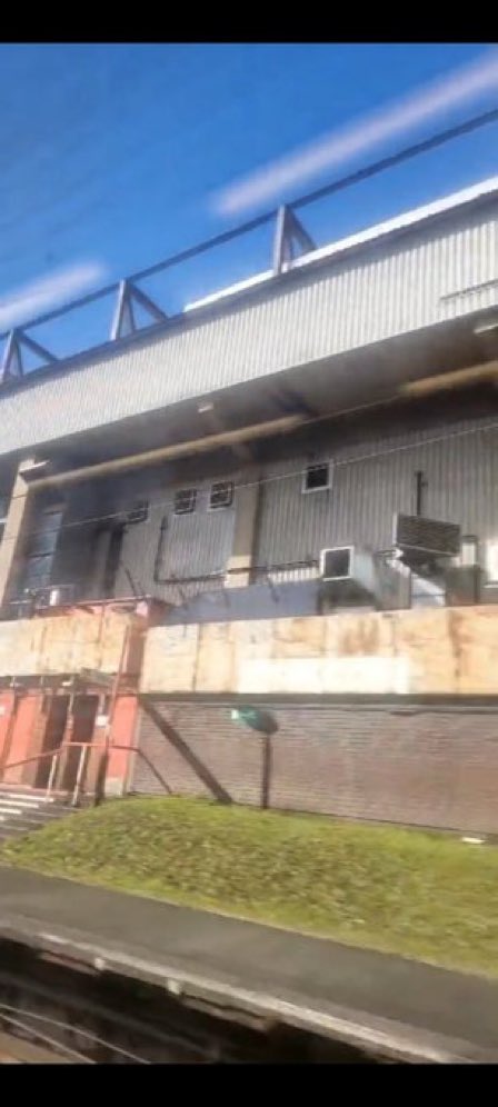 Glazerspissoff's tweet photo. #GlazersOut the state of the back of old Trafford https://t.co/Lu3EfzLQkq