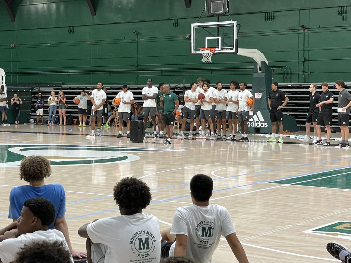 CoachDPatrick's tweet photo. Thank you to all the campers &amp; families who came to our INAUGURAL “ELITE CAMP”.@SacHornetsMBB got better by your presence . Shoutout to My staff and Student Athletes who brought the “ENERGY “ and represented @sacstate with class . #StingersUp #916🐝🏀 https://t.co/OGjkRZSJKb