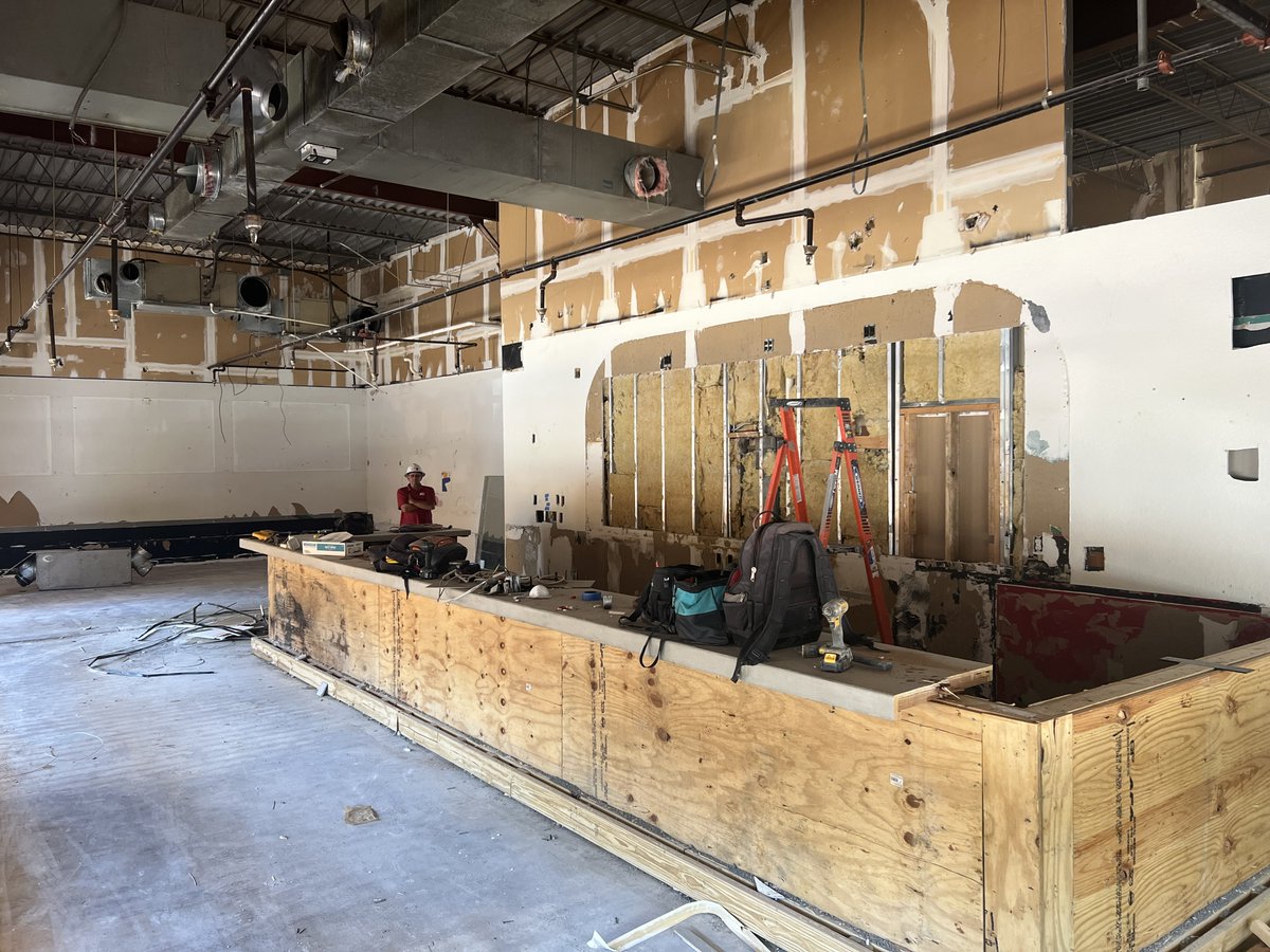 GontramArch's tweet photo. Anyone that has been in Raleigh since the 80's and 90's has probably been to Crowley's Courtyard (aka Edwards Mill Bar &amp; Grill). The restaurant is coming back as "The Mill"! Completely renovated, opening this Fall!
https://t.co/9JNKKwy1xl https://t.co/fVtAn4RAiM