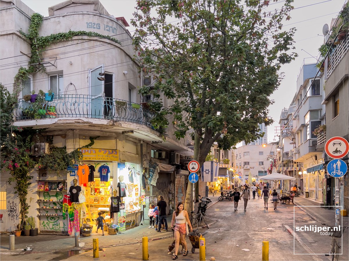 schlijperisrael's tweet photo. Levinsky
18 08 2022 #TelAviv #Levinsky #carfree #StreetsForPeople https://t.co/rxER4jTyWi