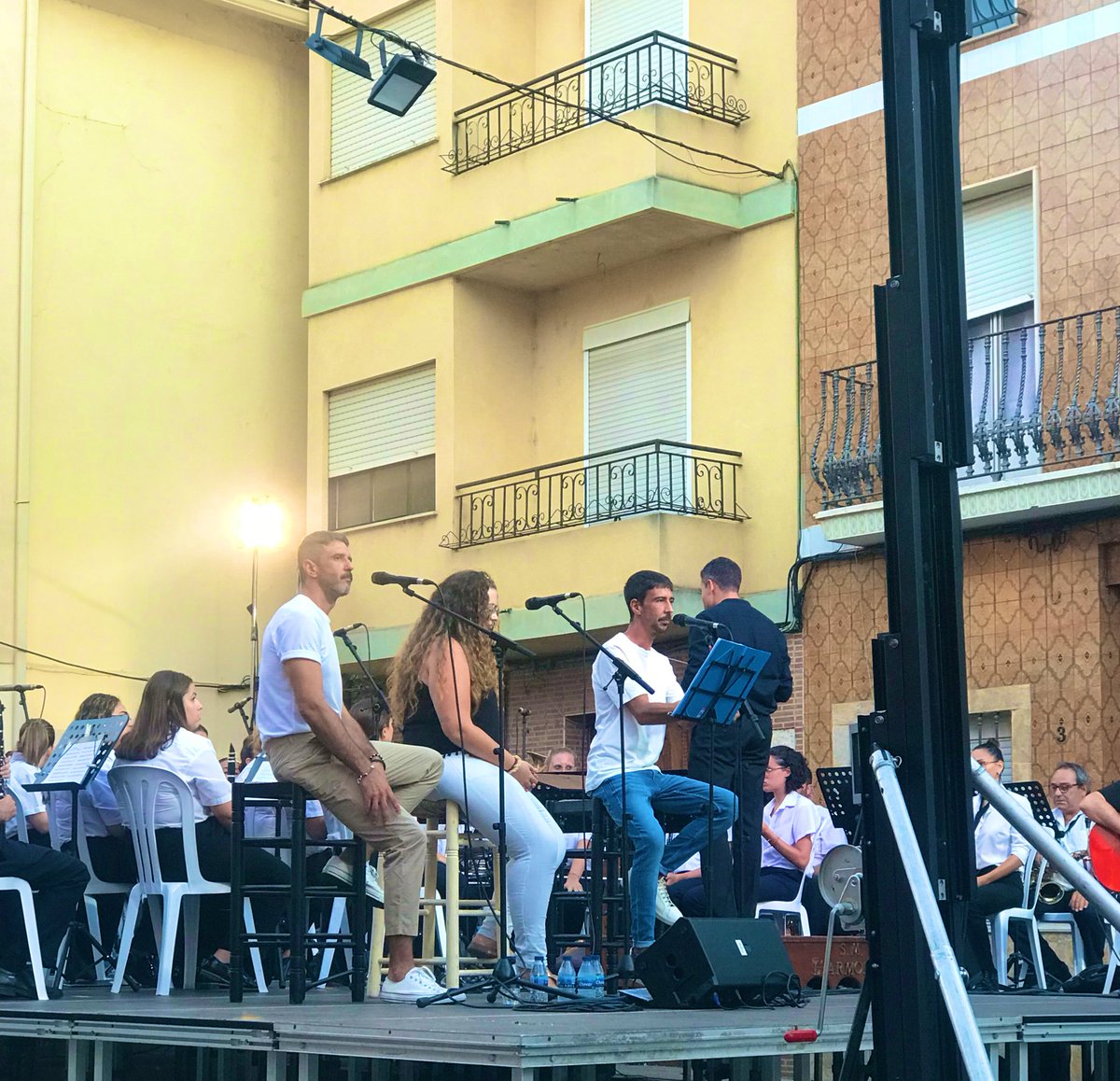 raqueleta23's tweet photo. Que bonic ho han fet aquesta vesprada @JonatanPenalba , Cristian Penalba i Maria Jose Fernández …. https://t.co/vR37cLxHmR