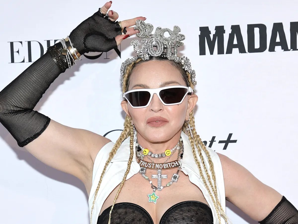 AvaShadyFacts's tweet photo. madonna horrible madame x premiere look thread https://t.co/xS53kGRUXT