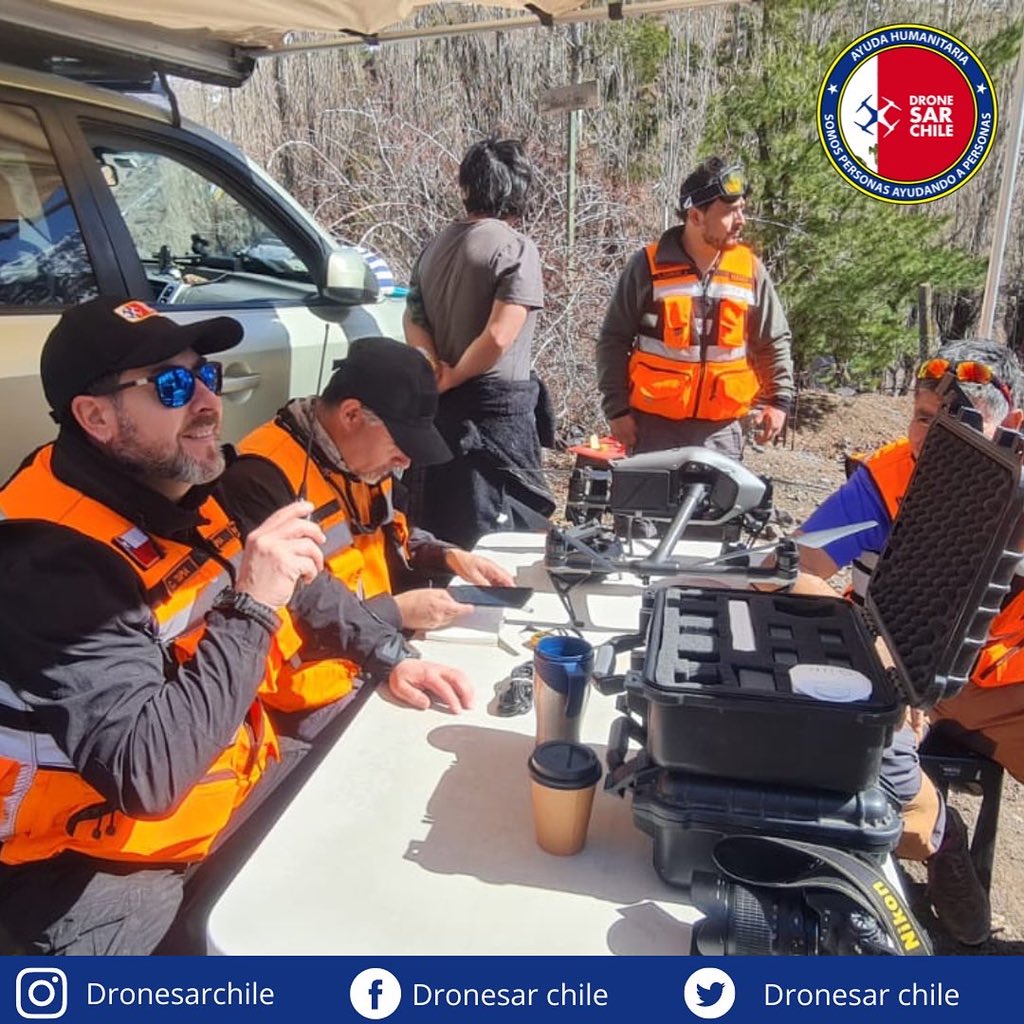 DroneSARChile's tweet photo. Nuestro equipo Dronesar, zona región metropolitana se encuentra desplegada en el sector Baños Morales - Cajón del Maipo, realizando monitoreo de la ladera con acumulación de nieve y fotogrametria de la zona, a solicitud de @onemichile y Delegación presidencial @DPPCordillera https://t.co/MGr8QT7Dr3