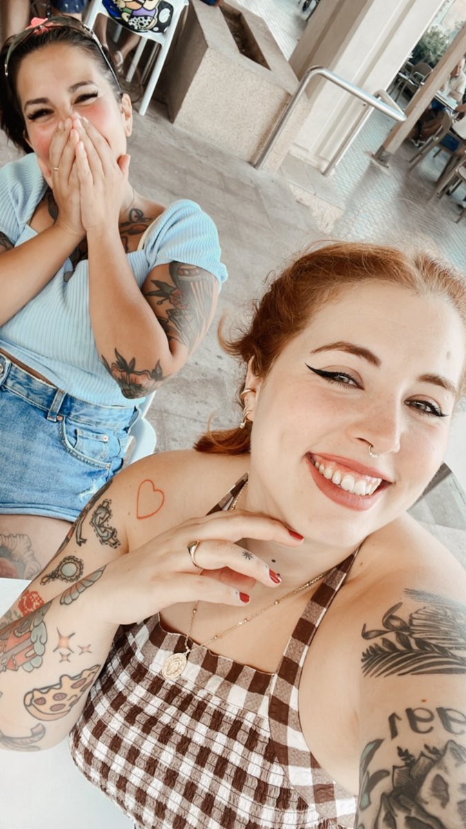 Ver a tu mejor amiga después de 4 años💘.