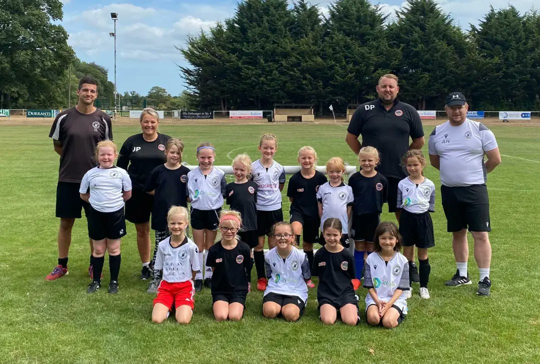 karl7olley's tweet photo. 💥💥💥 Play For Mae 💥💥💥

What a brilliant afternoons football at @BecclesFC as we hosted @TownBungay for some 3v3 games, the kids were awesome, can't thank you enough for coming over 🤝

#WeetabixWildcats #girlsfootball #thisgirlcan #PlayForMae #UpTheTown #BTFC https://t.co/qXWpYW4PIh