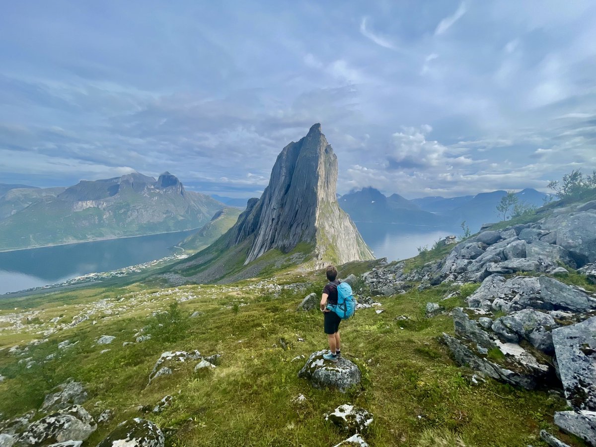 blue_angus's tweet photo. No words needed ⛰🇳🇴😎👍 #Norway #Segla #Hesten #Senja #Hiking https://t.co/AxjIg9Mnwo