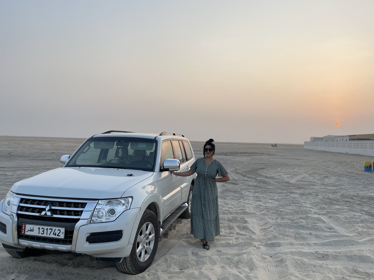 maryammmmmxxx's tweet photo. Drive in beach days at the weekend to watch the sunset-after a tough week- whatโs not to love. โค๏ธ๐๐พ #TeachingAbroad #TeachingInDoha https://t.co/tANWLasWUe