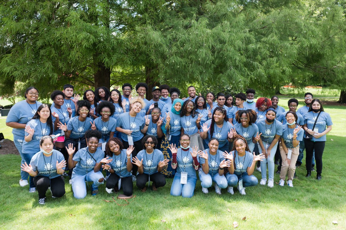Meet the Class of 2023! We admitted 53 new high school juniors and seniors, at least one student from every Birmingham City high school and Homewood High School which brings the total number of Scholars we are supporting to 144! Help us help them: secure.swell.gives/collegechoicef…