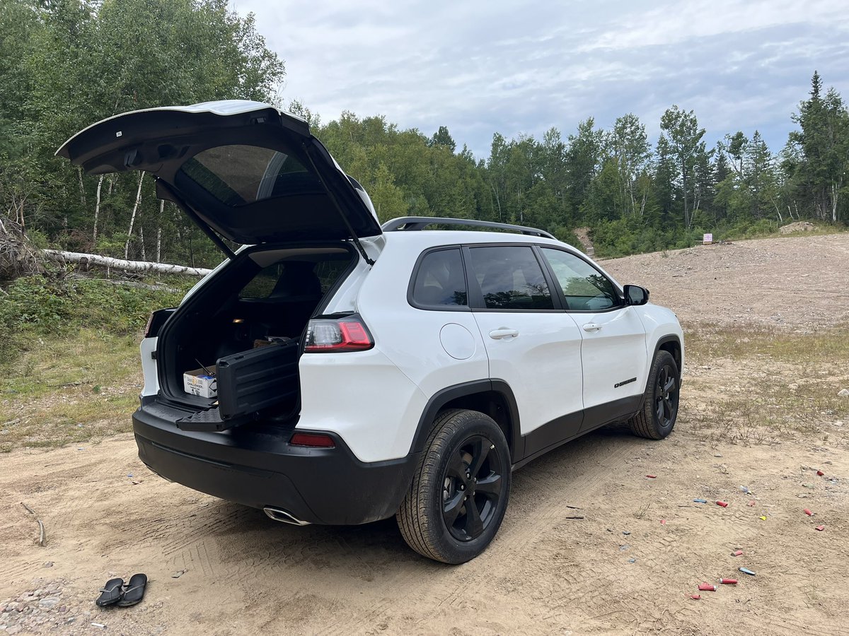 TWilsonOttawa's tweet photo. Jeep’s 2 days old and we have it out in the bush … got #BlueBelle tuned perfectly and had a little fun doing it 🇨🇦💙🙌🏼🤩 #TeamCCFR #GetOutside #JustShoot #NewCar #BreakHerIn https://t.co/BTZadKKQXP